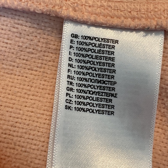 North Face light weight peach colour top logo on front & kangaroo pouch Sz M - Picture 6 of 9